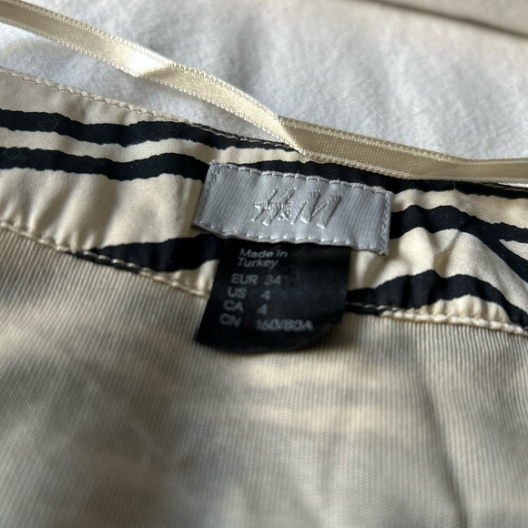 H&M Dress - Size 4 - Picture 2 of 3